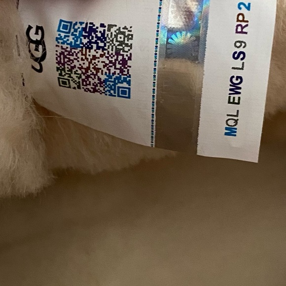 UGG Classic Ultra Mini Boots Chestnut Kid’s 6 (Will Fit a Women’s 8) - Picture 10 of 15